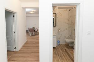 Koupelna v ubytování Milan Luxury Apartaments XVI#Cartier Tudor#Targu Mures