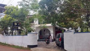 Imagen de la galería de Pearl House Residency, en Jāmb