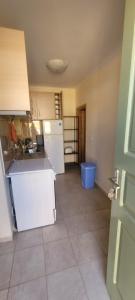 Kuchyň nebo kuchyňský kout v ubytování Villa Salachouri + 11 fotografií