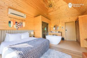 Gallery image of Trang An Golf and Resort in Lai Các