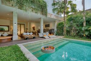 Hồ bơi trong/gần OPENING PROMO Luxury 5 plus 1 Bdr Villa 100m To Beach