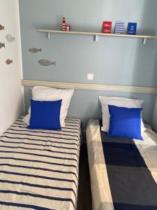 Ένα ή περισσότερα κρεβάτια σε δωμάτιο στο La Parenthèse +12 φωτογραφίες