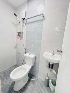 Ένα μπάνιο στο JMary's Stayhouse