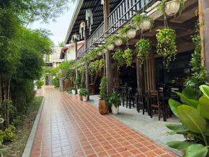 Gallery image of Luang Prabang Vang Luang Hotel in Luang Prabang