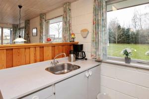 Vesterø HavnにあるCharming 4-Person Holiday Home in Ls, Denmarkのギャラリーの写真