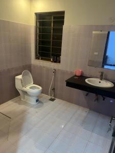 Koupelna v ubytování Shah House + 14 fotografií