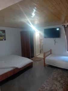 Ένα ή περισσότερα κρεβάτια σε δωμάτιο στο Villas Meti Rugove +25 φωτογραφίες