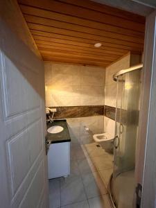 Koupelna v ubytování Ayder Hotel