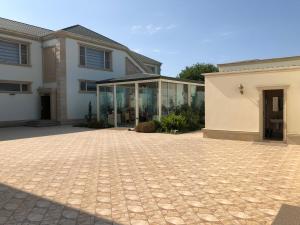 Bygningen som villaen ligger i