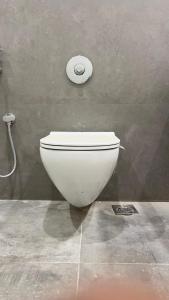 Koupelna v ubytování KHS Arunachala + 15 fotografií