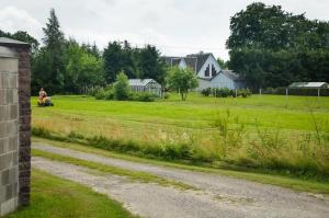 Сад в Jöekalda Accommodation