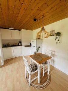 Kuchyň nebo kuchyňský kout v ubytování Ferienhaus am Bächle + 16 fotografií