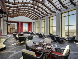 Χώρος καθιστικού στο Movenpick Hotel and Residences Riyadh