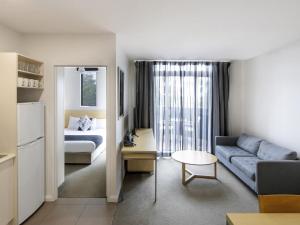 Posezení v ubytování Mantra Castle Hill Sydney, an Accor Hotel + 77 fotografií