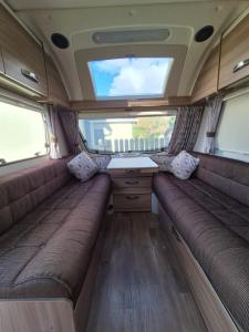 Gallery image of Luxury Caravan 