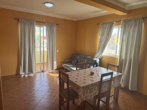 Posezení v ubytování Holiday Properties Tropicana