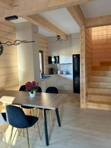 Η κουζίνα ή μικρή κουζίνα στο Zawojenka +2 φωτογραφίες