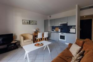 Η κουζίνα ή μικρή κουζίνα στο Studio Cannes Center - 6 min Palais of Festivals