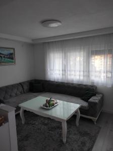 Χώρος καθιστικού στο Stan na dan Konjic