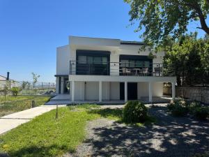 Budova, kde se vila nachází