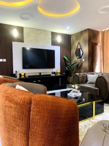 Μια τηλεόραση ή/και κέντρο ψυχαγωγίας στο 3rdBASE APARTMENT