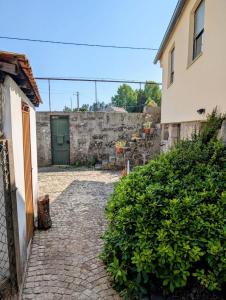 Το κτήριο όπου στεγάζεται  η παραθεριστική κατοικία