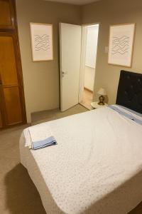 Postel nebo postele na pokoji v ubytování Alfonsina apartment in the center