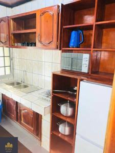 Η κουζίνα ή μικρή κουζίνα στο Hébergement Petit rivière