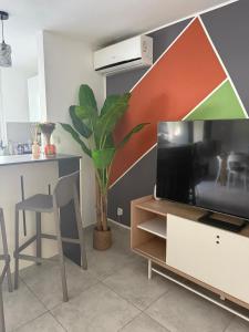 Televisyen dan/atau pusat hiburan di Cocoon Tropical