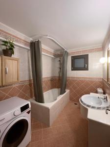 Koupelna v ubytování Entire Apartment 140m2 near Syvota and Parga