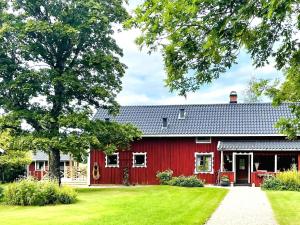 Το κτήριο όπου στεγάζεται  η παραθεριστική κατοικία