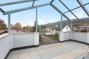 una vista desde el balcón de una casa en Haus Koch, en Bad Säckingen 10 fotos más