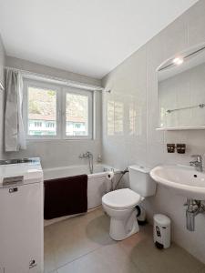 Koupelna v ubytování Casa Alps Sion - Swiss Alps + 11 fotografií