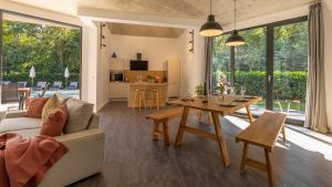 Televisyen dan/atau pusat hiburan di Unique Design Vila Doris