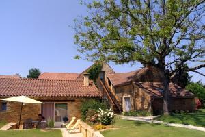 Bangunan di mana terletaknya rumah percutian