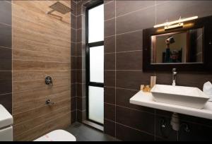 Un baño de Grand Misty Hills Nuwara Eliya 9 fotos más
