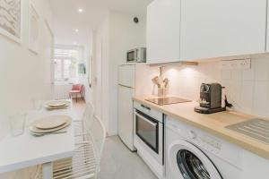 Køkken eller tekøkken på Joli studio 20m2 cozy et équipé avec terrasse ! + 8 billeder