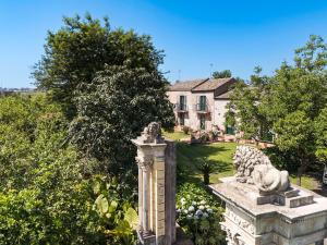 Vườn quanh Villa Due Leoni