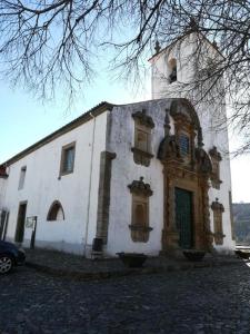 Bygningen som bed and breakfast-stedet ligger i + 11 billeder