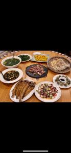 Đồ ăn tại/gần chỗ nghỉ nhà dân