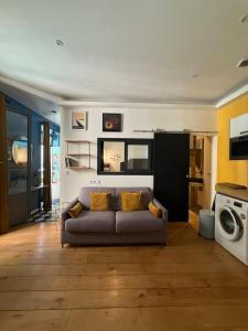 Ruang duduk di Le Cosy des Halles