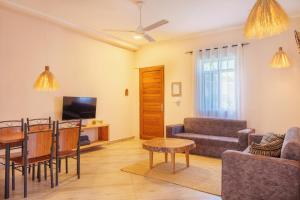 TV/trung tâm giải trí tại Coconut Breeze Apartments