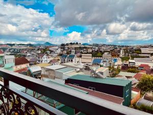 Nespecifikovaný výhled na destinaci Ấp Ða Thành nebo výhled na město při pohledu z penzionu + 10 fotografií