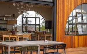Εστιατόριο ή άλλο μέρος για φαγητό στο 18 On The Hill, Greater Kruger Safari Lodge +37 φωτογραφίες