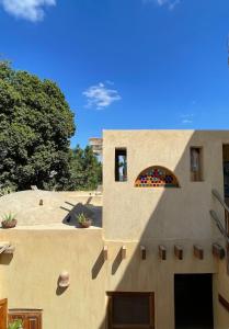 Το κτήριο όπου στεγάζεται  η παραθεριστική κατοικία +14 φωτογραφίες