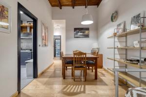 Kuchyň nebo kuchyňský kout v ubytování BluesHouse San Felice