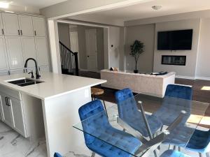 Foto dalla galleria di 4 bedroom Pickering home a Pickering