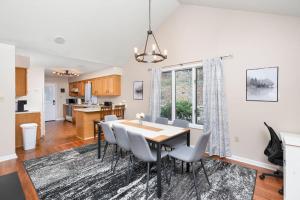 Η κουζίνα ή μικρή κουζίνα στο Massanutten Masterpiece! Free resort gift card!