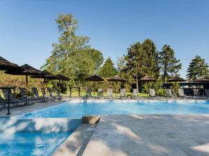 Bazén v ubytování Novotel Valence Sud nebo v jeho okolí