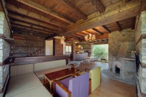 Fotografie z fotogalerie ubytování Leshten Guest Homes v destinaci Lešten